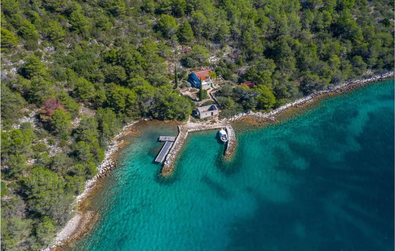 Casa vacanze 2 Bedroom Beach Front Home In Sali Croazia
