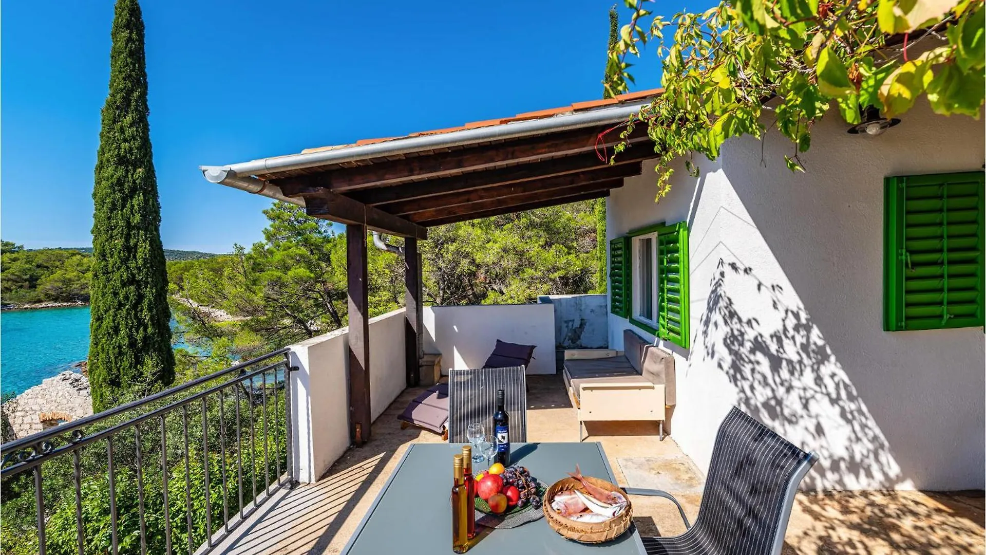 2 Bedroom Beach Front Home In Sali 0*,  Kroatien